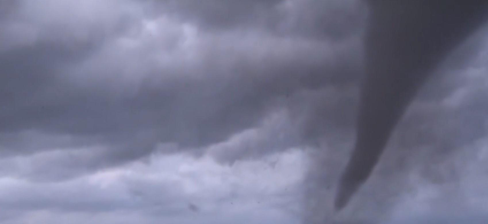 Tornado pogodio Kansas: Oštećeno 100 zgrada, najmanje tri osobe povrijeđene