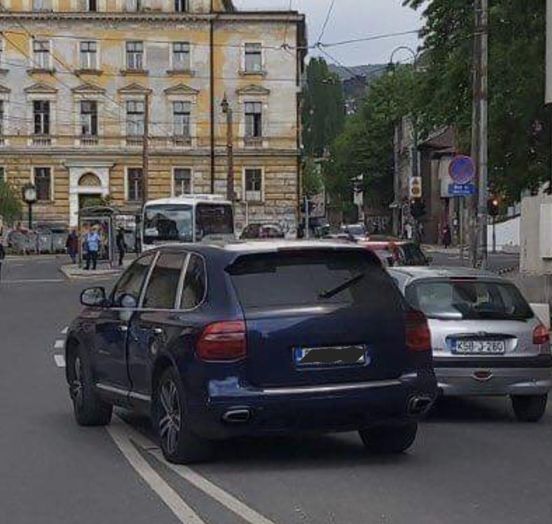 Je li ovo Porsche koji je udario studenta - Avaz