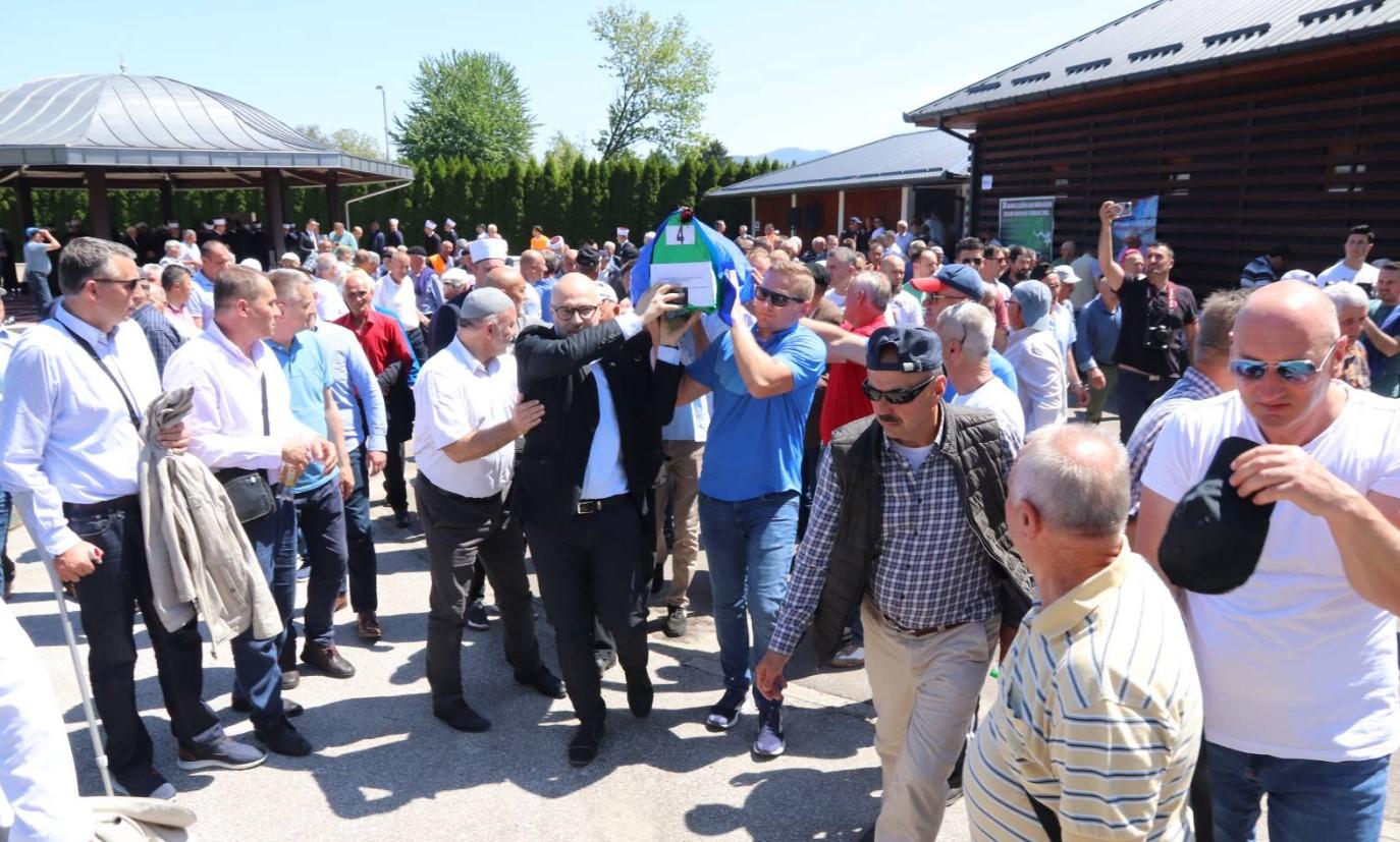 Veliki broj ljudi na dženazi - Avaz