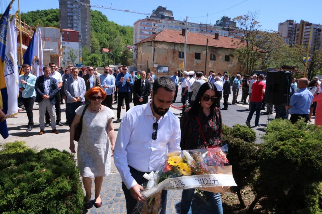 U Tuzli je danas obilježena 30. godišnjica od jednog od najvažnijih datuma - Avaz