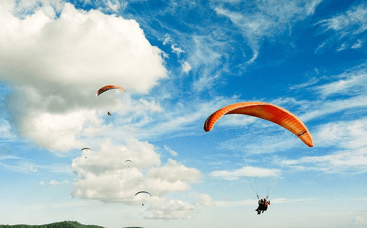 Paraglajder pao i zadobio teške povrede