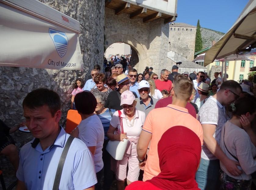 Brojni turisti posjetili Mostar: U staroj gradskoj jezgri zabilježene gužve