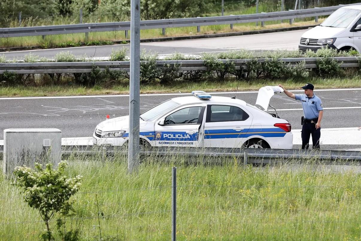 Policija na terenu - Avaz