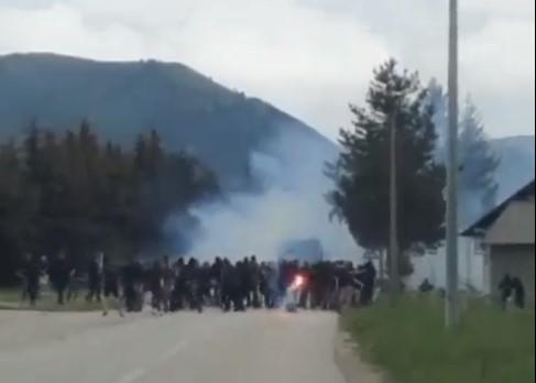 Video / Potukli se navijači Želje i Borca: Žestok sukob "Manijaka" i "Lešinara"