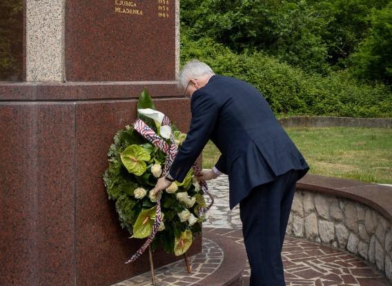 Majkl Marfi odao počast žrtvama u Grabovici