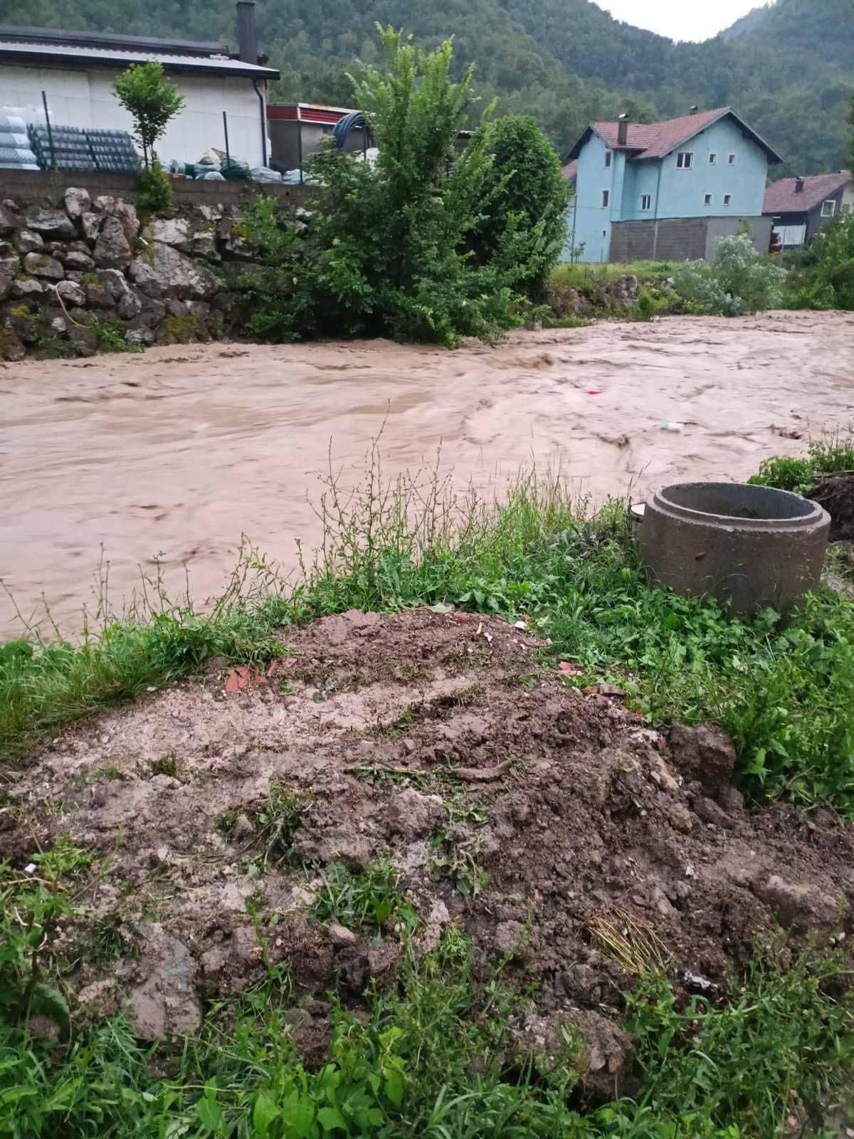 Na terenu su CZ, GSS i vatrogasci - Avaz