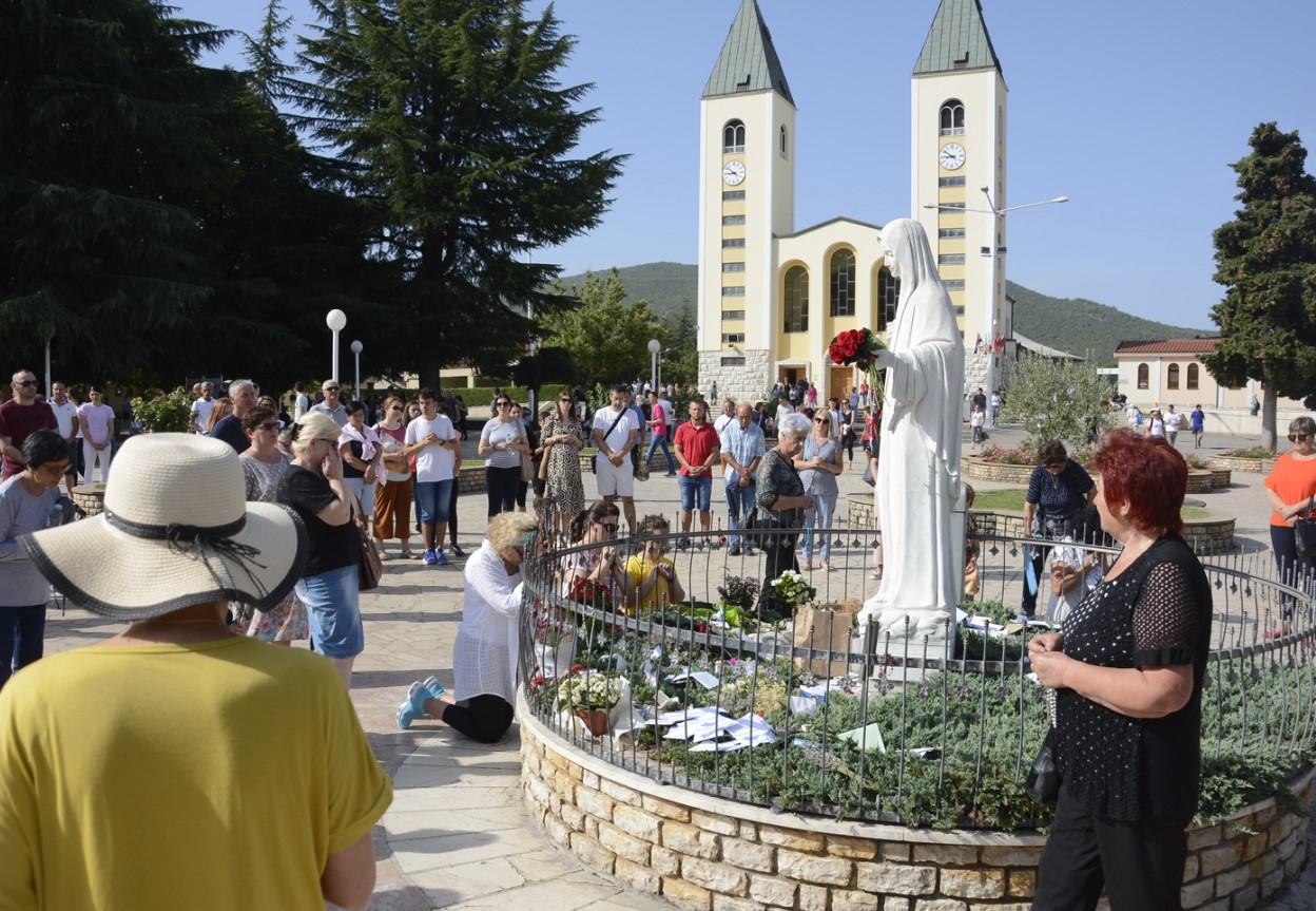 Obilježavanje 41. godišnjice Gospinog ukazanja: Hiljade vjernika iz cijelog svijeta u Međugorju