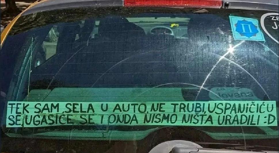 Zanimljiva poruka na automobilu preplavila društvene mreže: Ne trubi, uspaničiću se