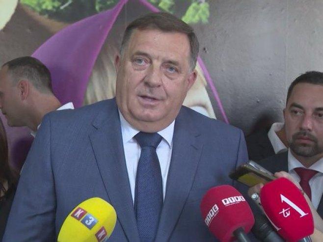 Dodik nakon odluke Ustavnog suda BiH: To je svaštarska institucija