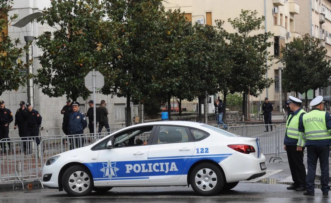 Muškarac ženi prislonio nož na stomak: Policija ga uhapsila zbog ugrožavanja sigurnosti