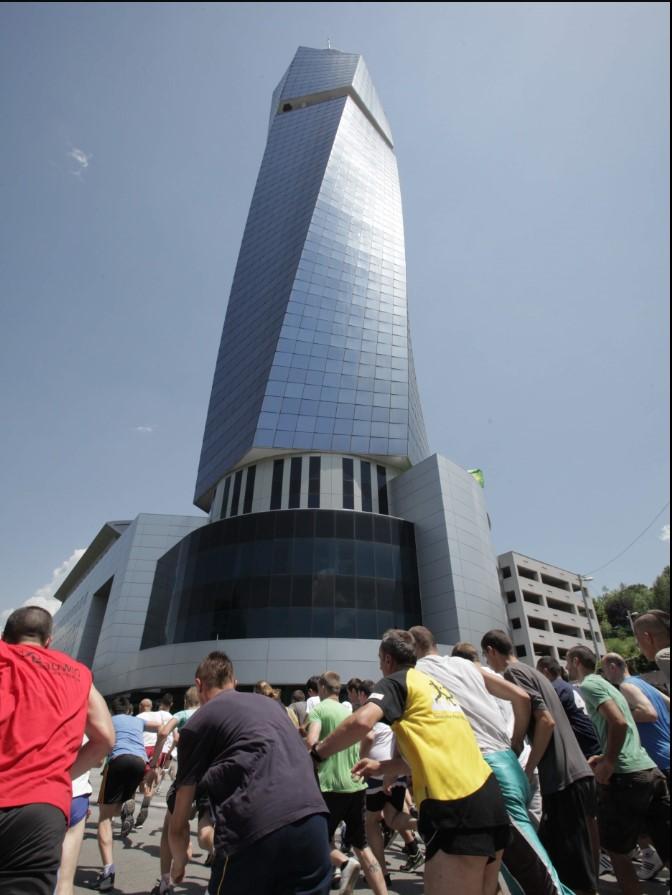 “Avaz Twist Tower” nudi izazov od 780 stepenica i 36 spratova - Avaz