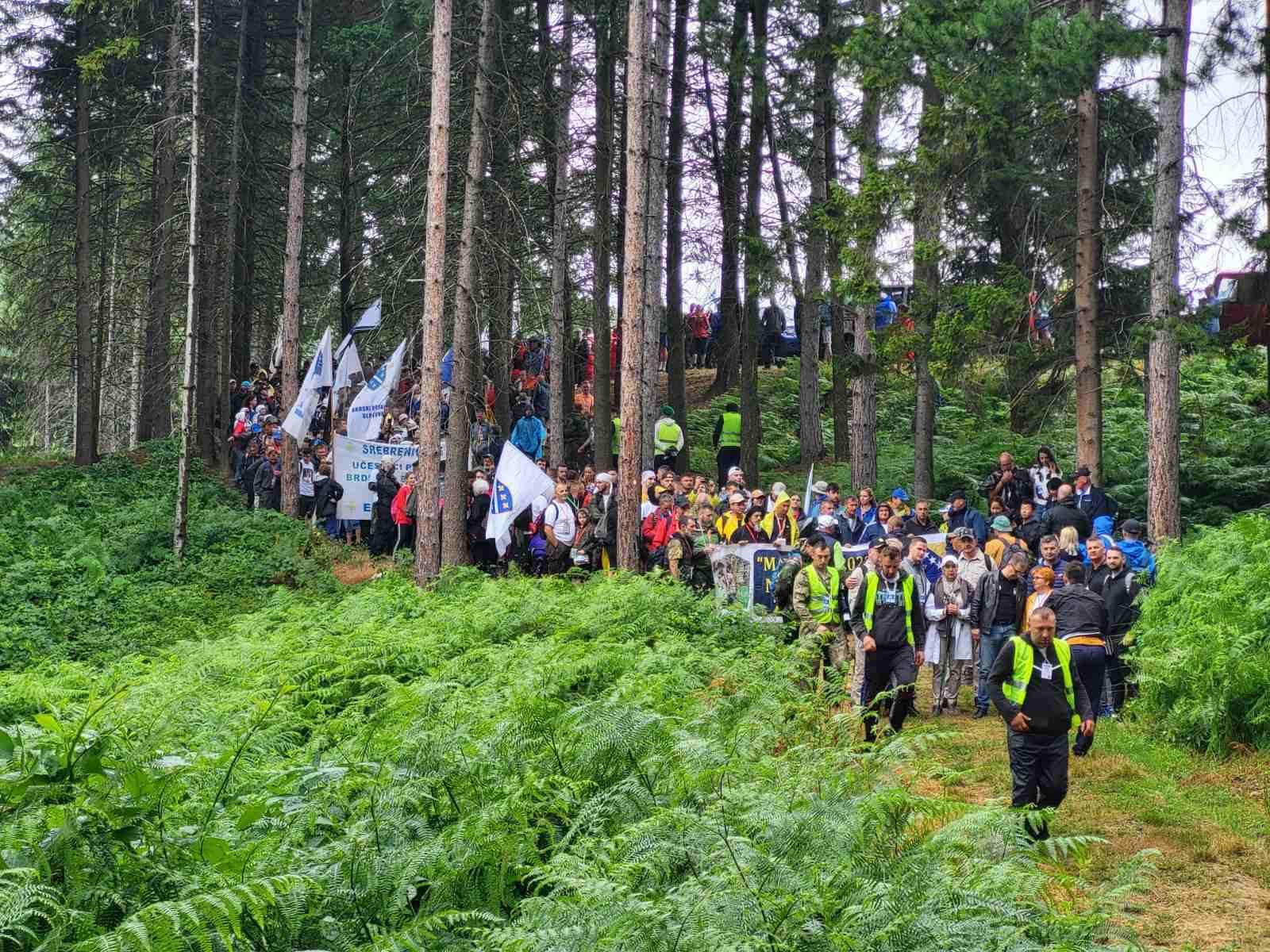 Učesnici "Marša mira" - Avaz