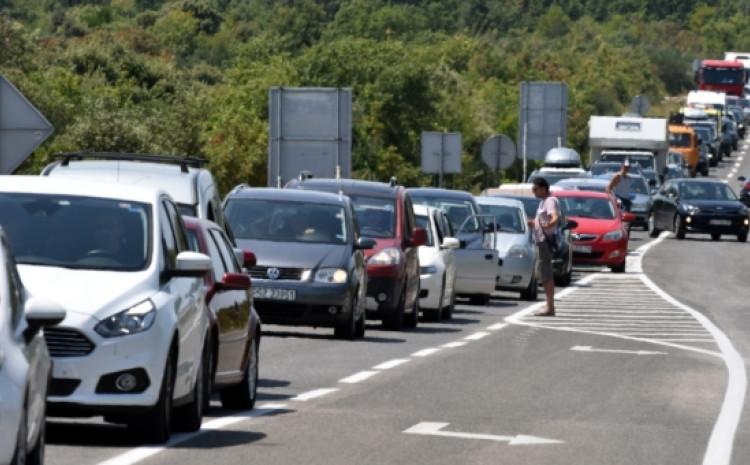 Pojačana frekvencija vozila iz smjera Sarajeva, Tuzle i Zvornika ka Potočarima, vozite oprezno