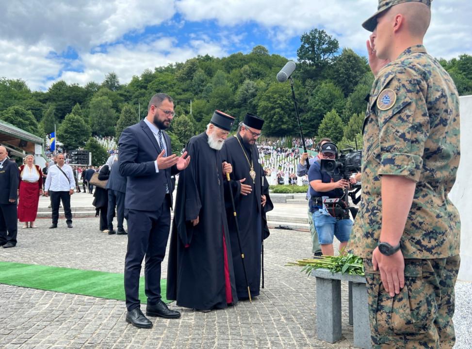 Mitropolit Mihailo se poklonio žrtvama genocida u Srebrenici - Avaz