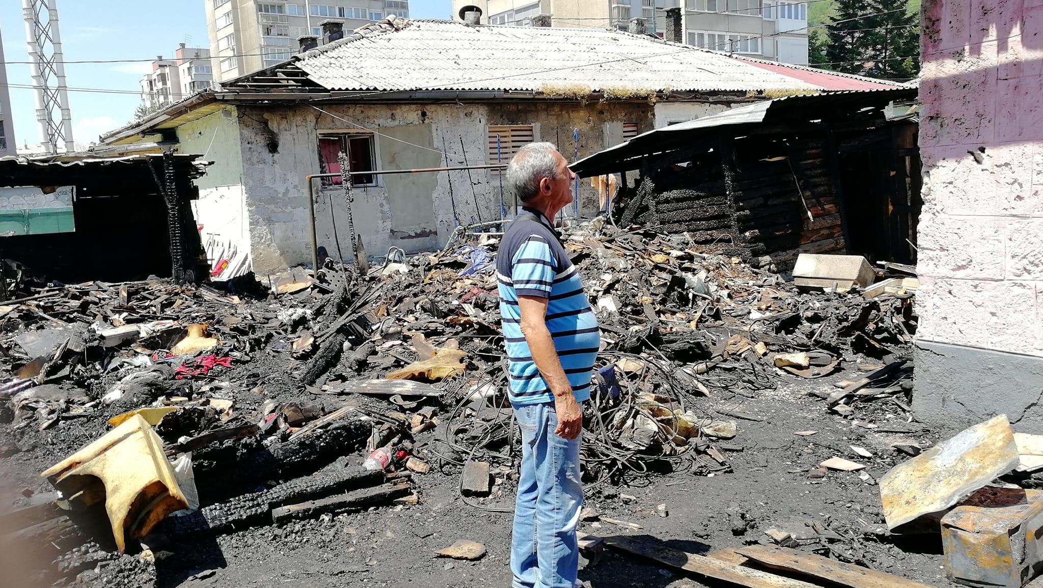 U potpunosti izgorjelo više objekata - Avaz