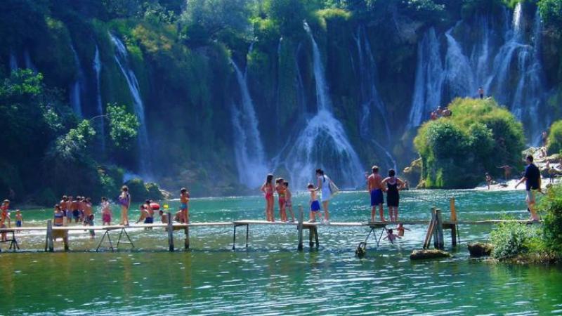 Objavljen spisak online platformi putem kojih će građani moći koristiti turističke vaučere od 200 KM