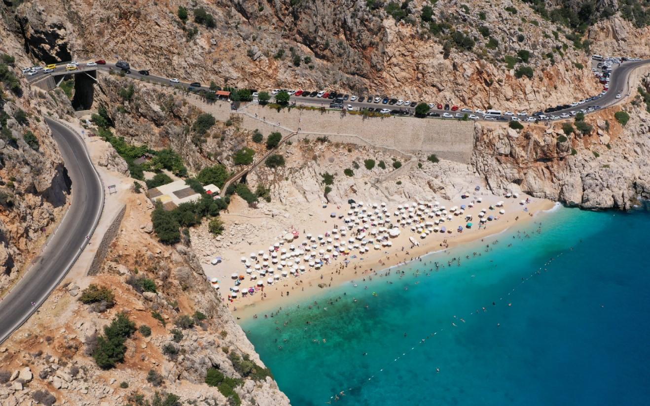 Slikovita plaža Kaputaš mami uzdahe tirkiznim prizorom