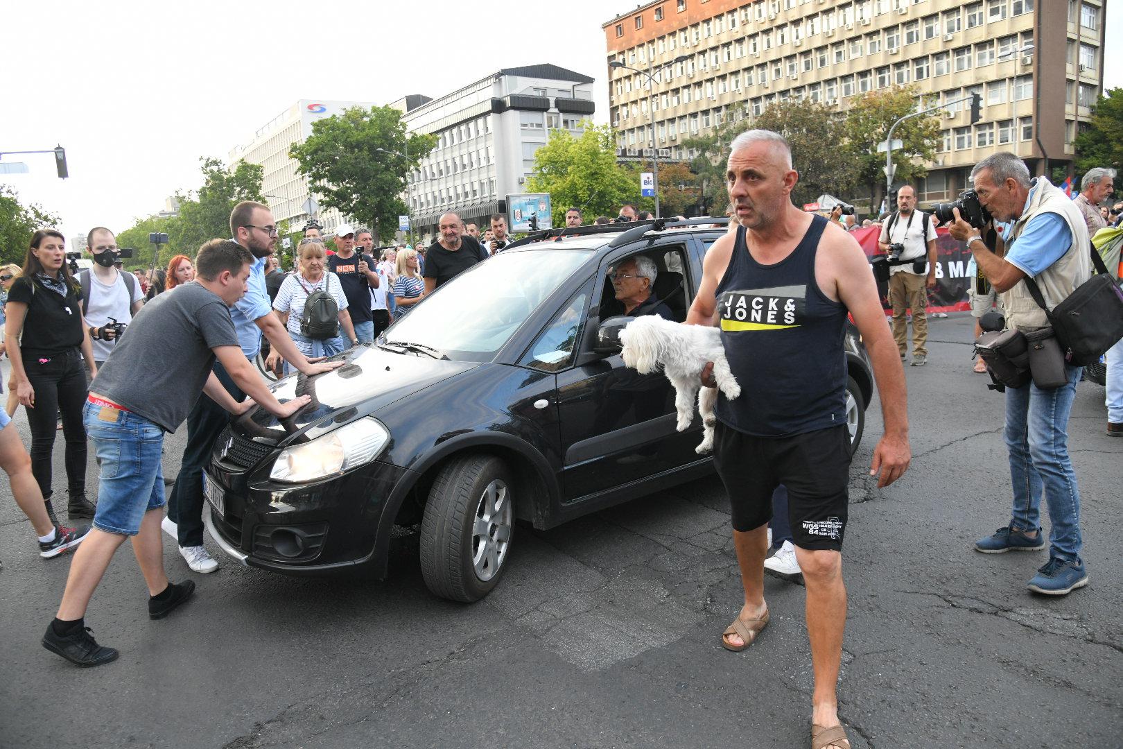 Vozača spriječili građani da prođe - Avaz