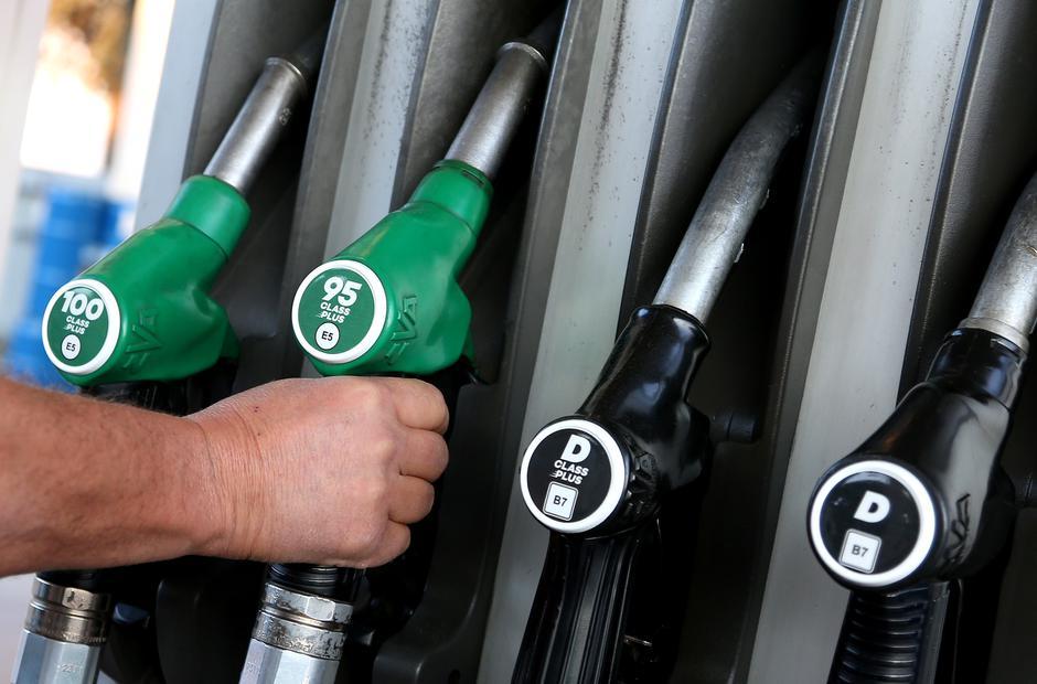 Cijena dizela i benzina u BiH se postepeno smanjuje: Evo koji je trenutni iznos