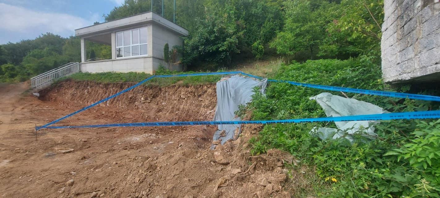 Počeli da asfaltiraju prilaz spomeniku, pa pronašli posmrtne ostatke