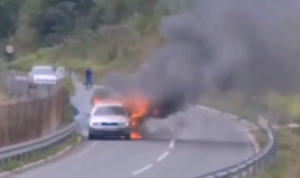 Gori automobil u Tičićima kod Kaknja - Avaz