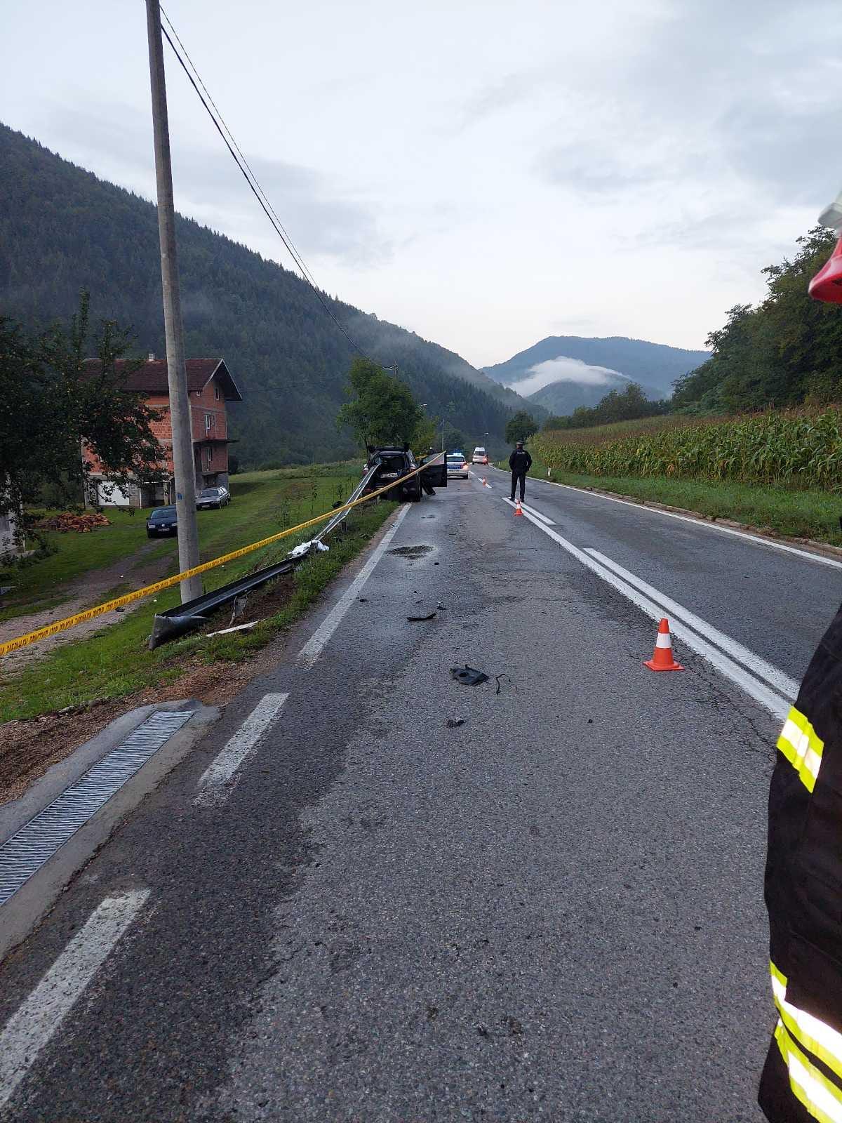 Policija na  mjesta nesreće - Avaz