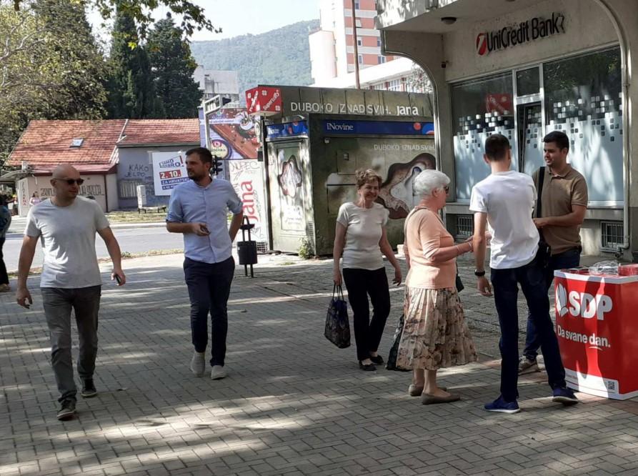 Članovi SDP-a se družili s građanima na mostarskoj Aveniji