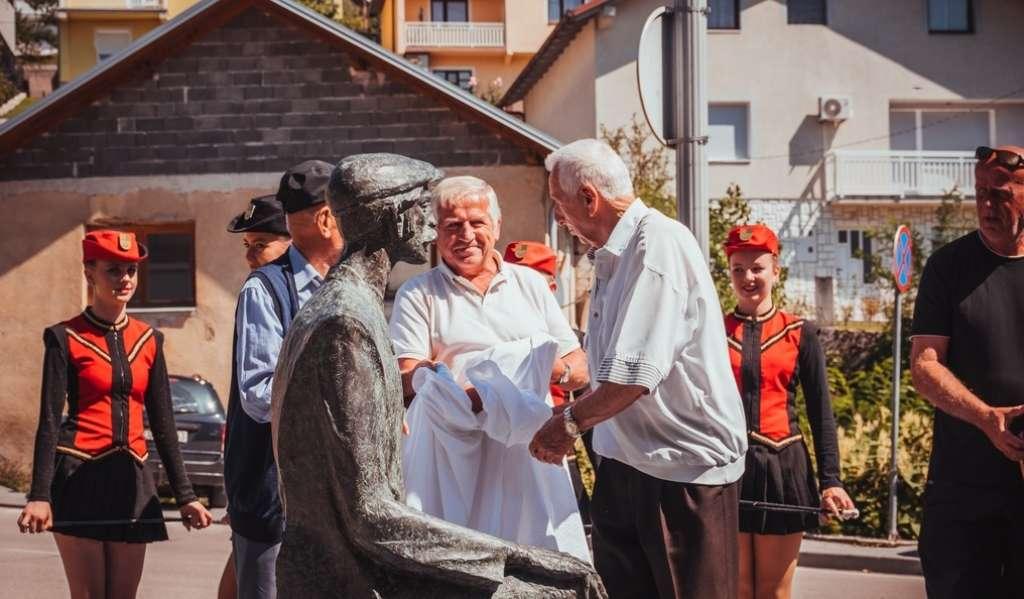 U Prozor-Rami otkriven spomenik gastarbajterima