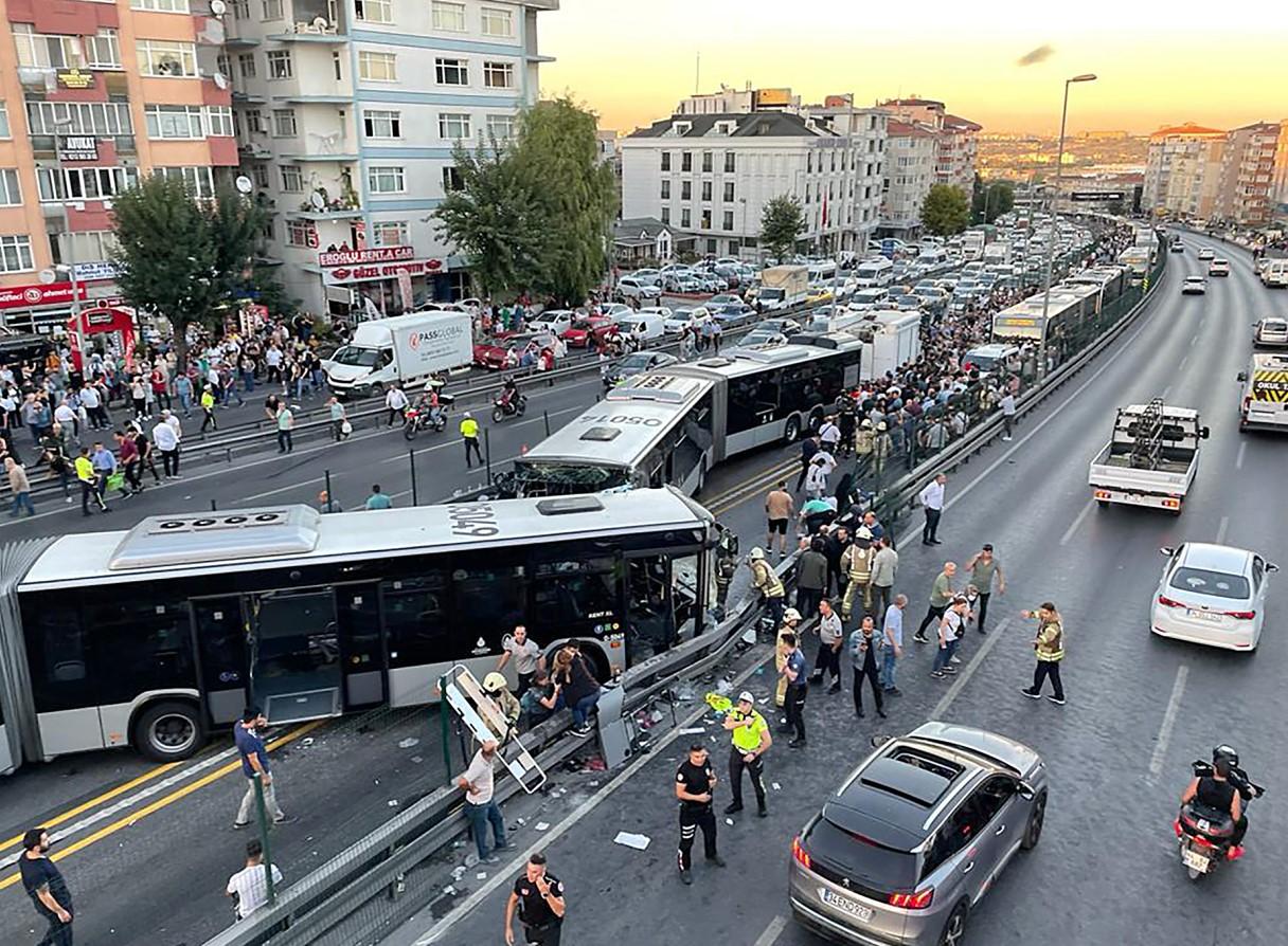 Sudar metrobuseva - Avaz