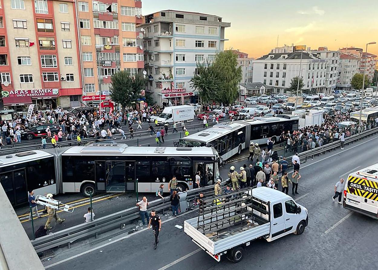 Sudar metrobuseva - Avaz