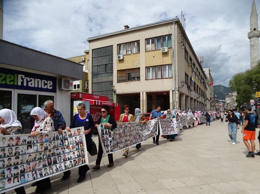 Majke Srebrenice u Mostaru - Avaz