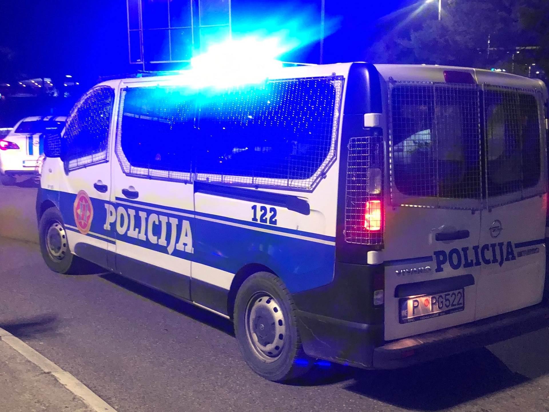 Policija na terenu - Avaz