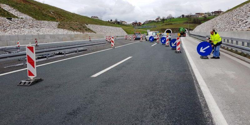 Stanje na cestama u BiH: Evo gdje će danas biti obustavljen saobraćaj zbog radova