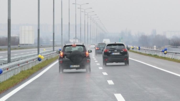 Oprez, klizavo je: Vozačima se savjetuje da paze na vožnju