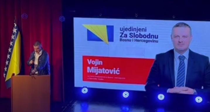 Mijatović za govornicom na skupu Pokreta za državu - Avaz