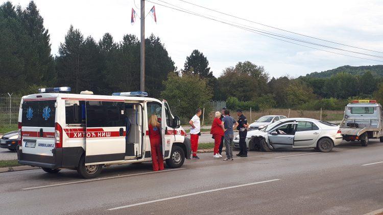 Stravična nesreća na autoputu: Dvije osobe poginule, tri povrijeđene