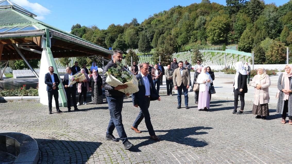 Obilježena godišnjica otvaranja Memorijalnog centra Potočari - Avaz