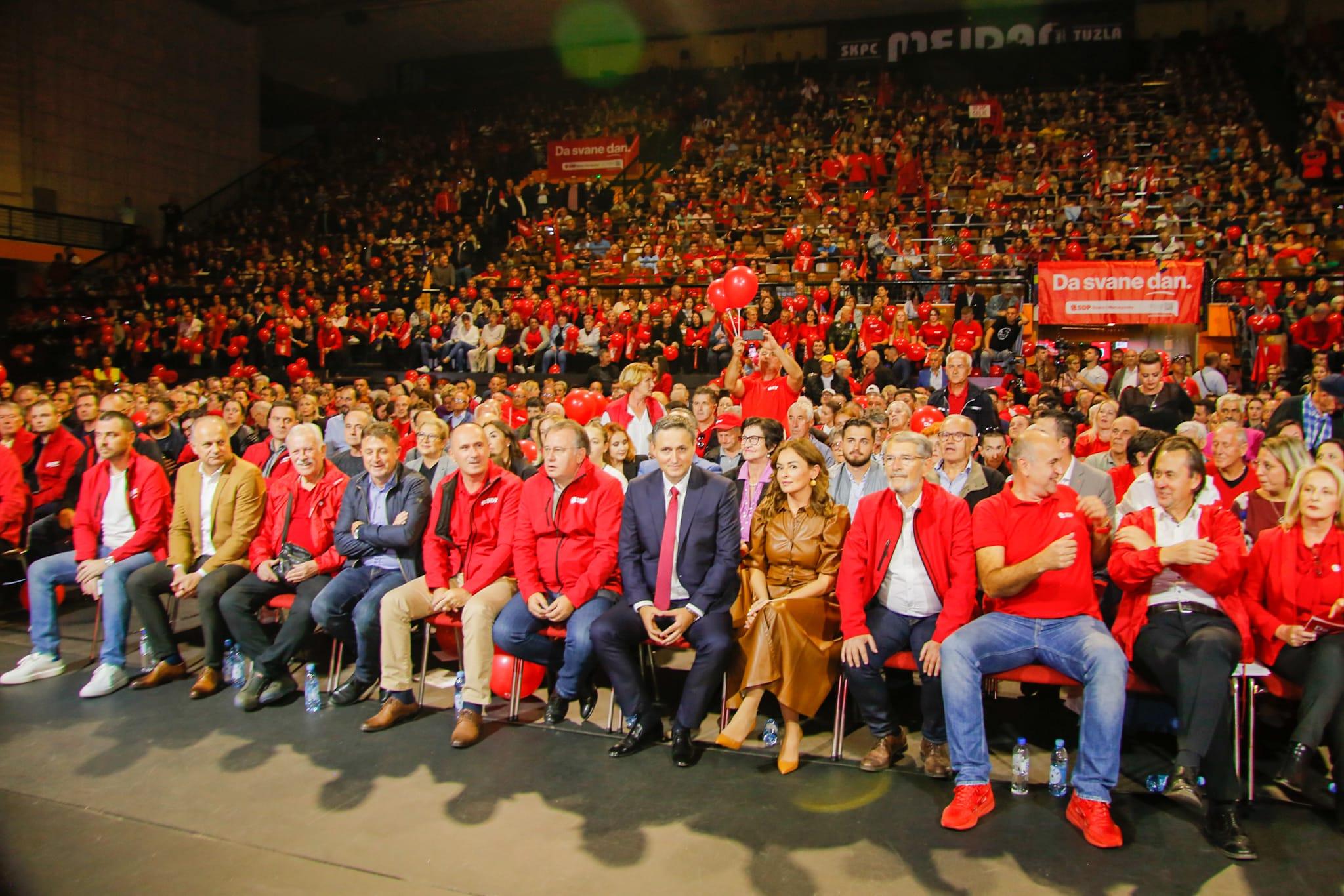 Bećirović: Vrijeme je da se posvetimo rješavanju životnih problema građana, a ne da kreiramo novo svađe i podjele u držav - Avaz