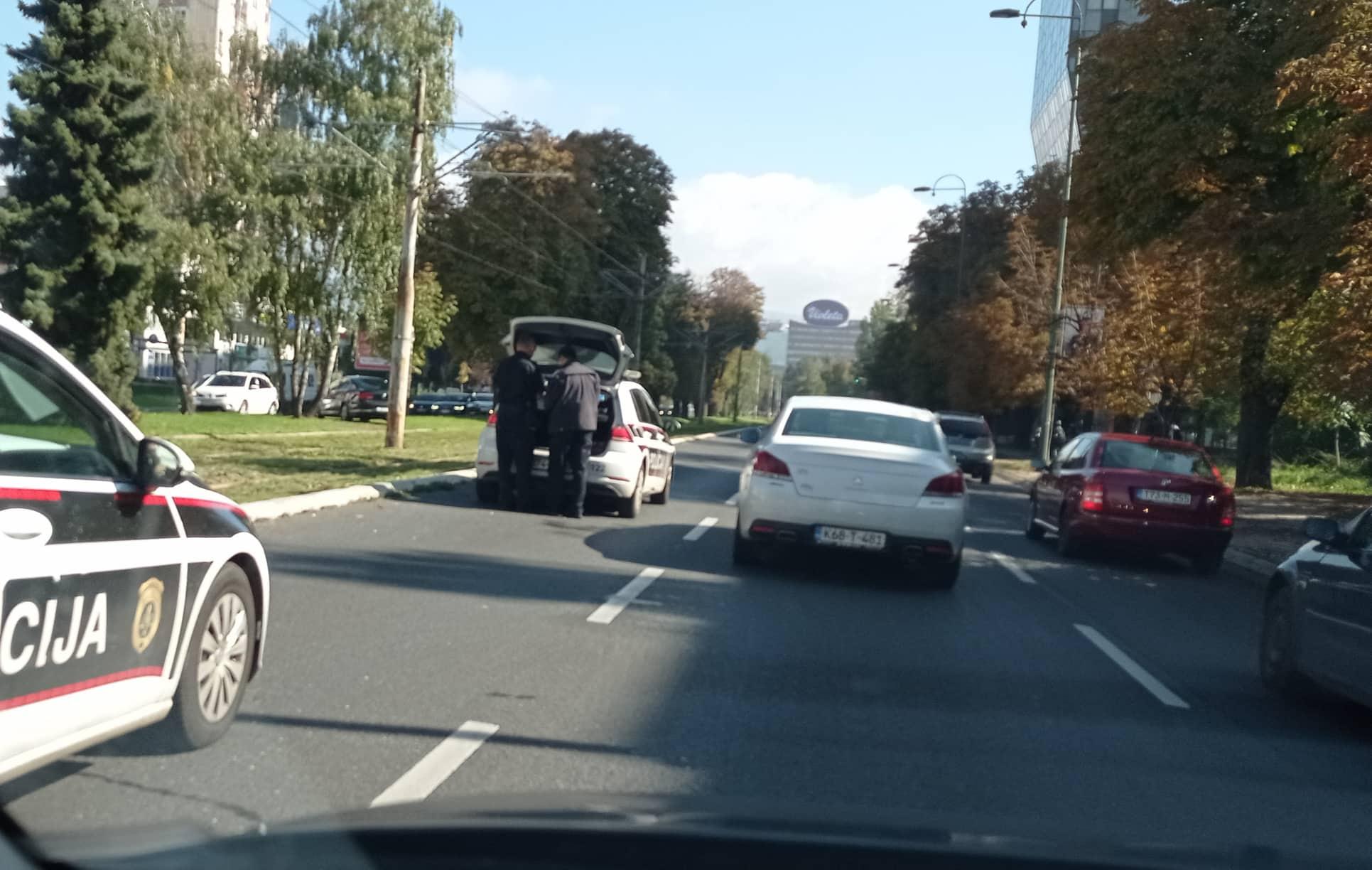 Policija na uviđaju - Avaz