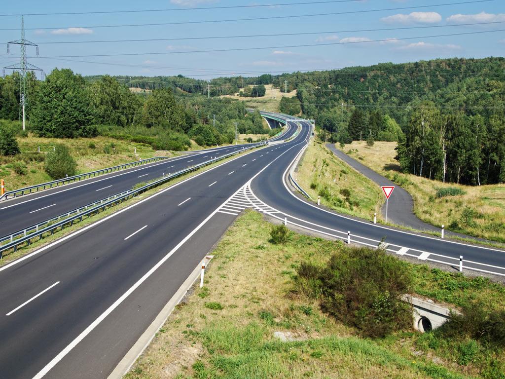 Pored novaca na računu UIO, entitetska preduzeća za izgradnju autoputeva se kreditno zadužuju