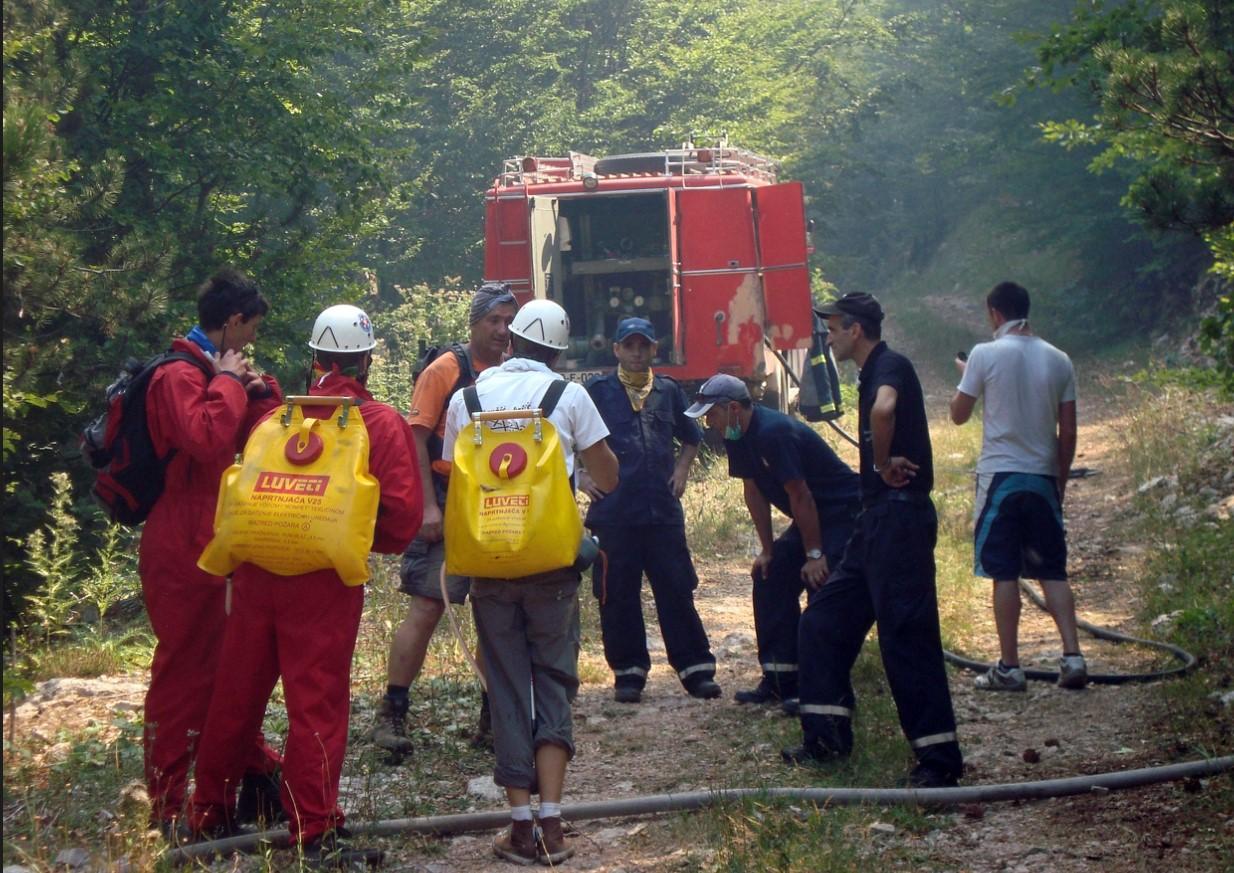 Priča o nabavci letjelica za gašenje požara bez kraja: Gdje će završiti 30 miliona za kupovinu air traktora