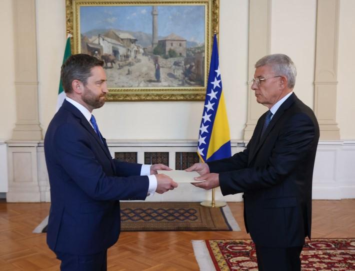 Džaferović primio akreditivno pismo novoimenovanog ambasadora Irske za BiH