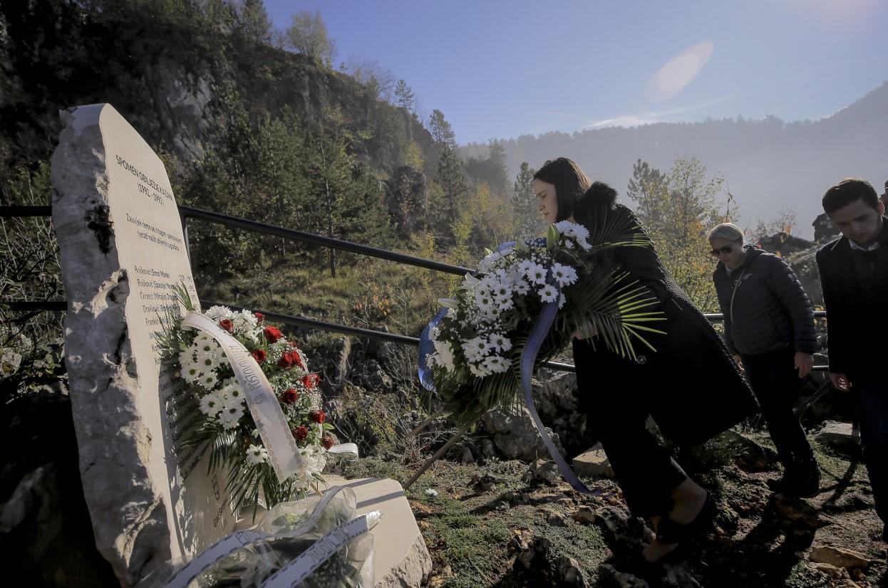 Delegacije odale počast na spomen-obilježju Kazani: Važno je da se sjećamo svih nevino stradalih žrtava