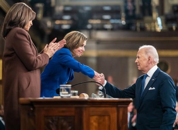 Oglasio se Bajden o povlačenju Pelosi: Amerika joj duguje zahvalnost za njenu službu, patriotizam i dostojanstvo