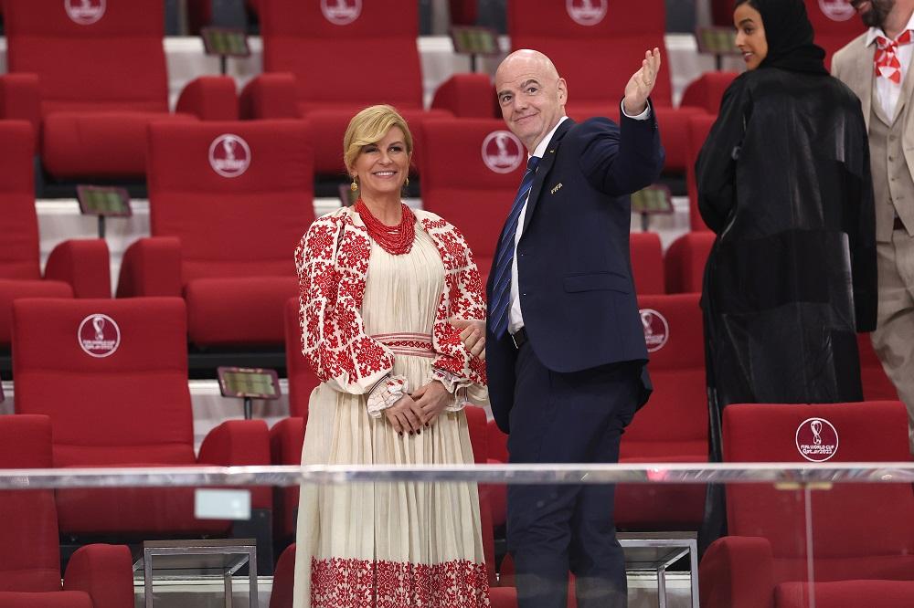 Kolinda Grabar-Kitarović ponovo ukrala šou: Na tribinama se srela sa Infantinom, pogledajte u čemu bodri "Vatrene"