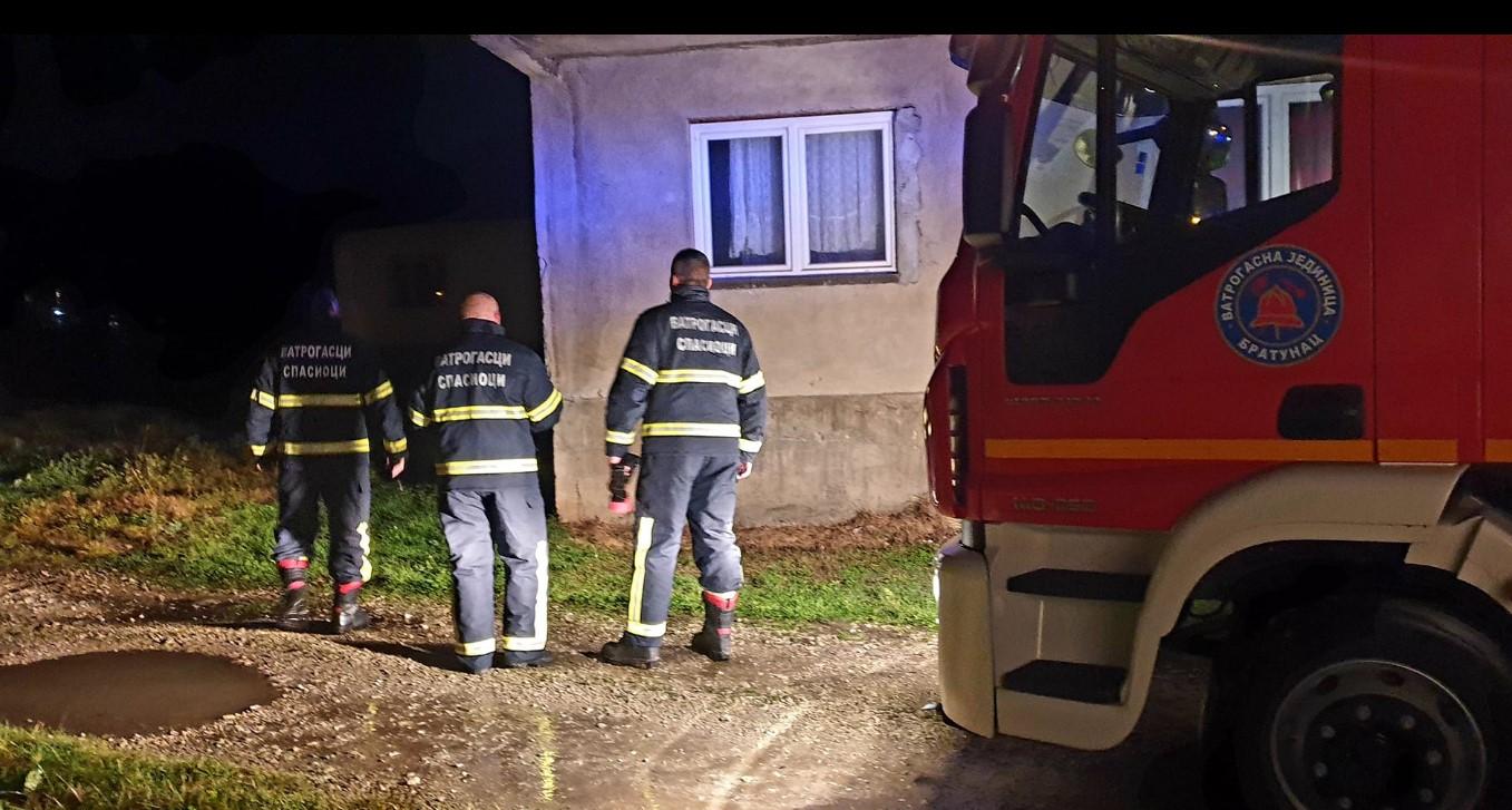 Pronađeno tijelo u Bratuncu: Vatrogasci nasilno ušli u kuću