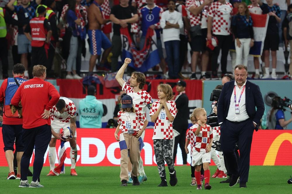 "Vatreni" sa svojom djecom - Avaz