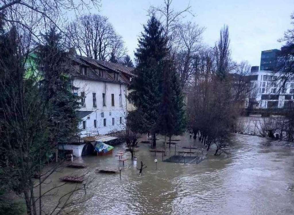 Nakon Sanskog Mosta, stanje prirodne nesreće proglašeno i u Bihaću i Bosanskoj Krupi