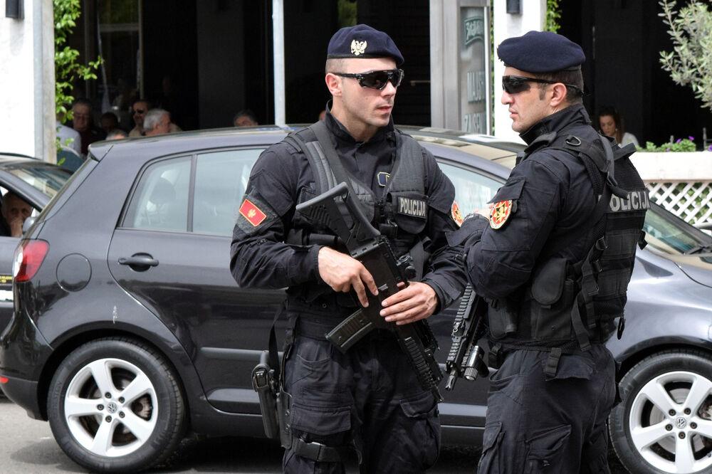 Policija na terenu - Avaz