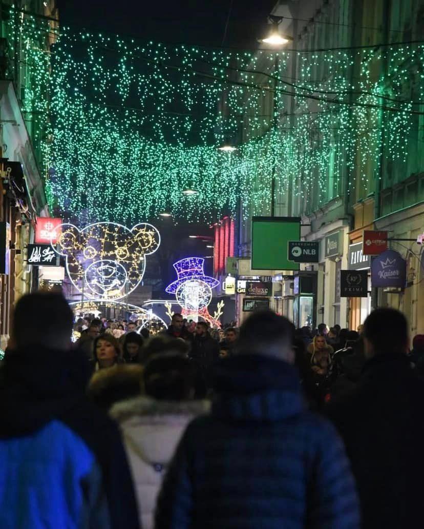 Benjamina Karić podijelila fotografije punih ulica grada i poručila: U Sarajevo svi